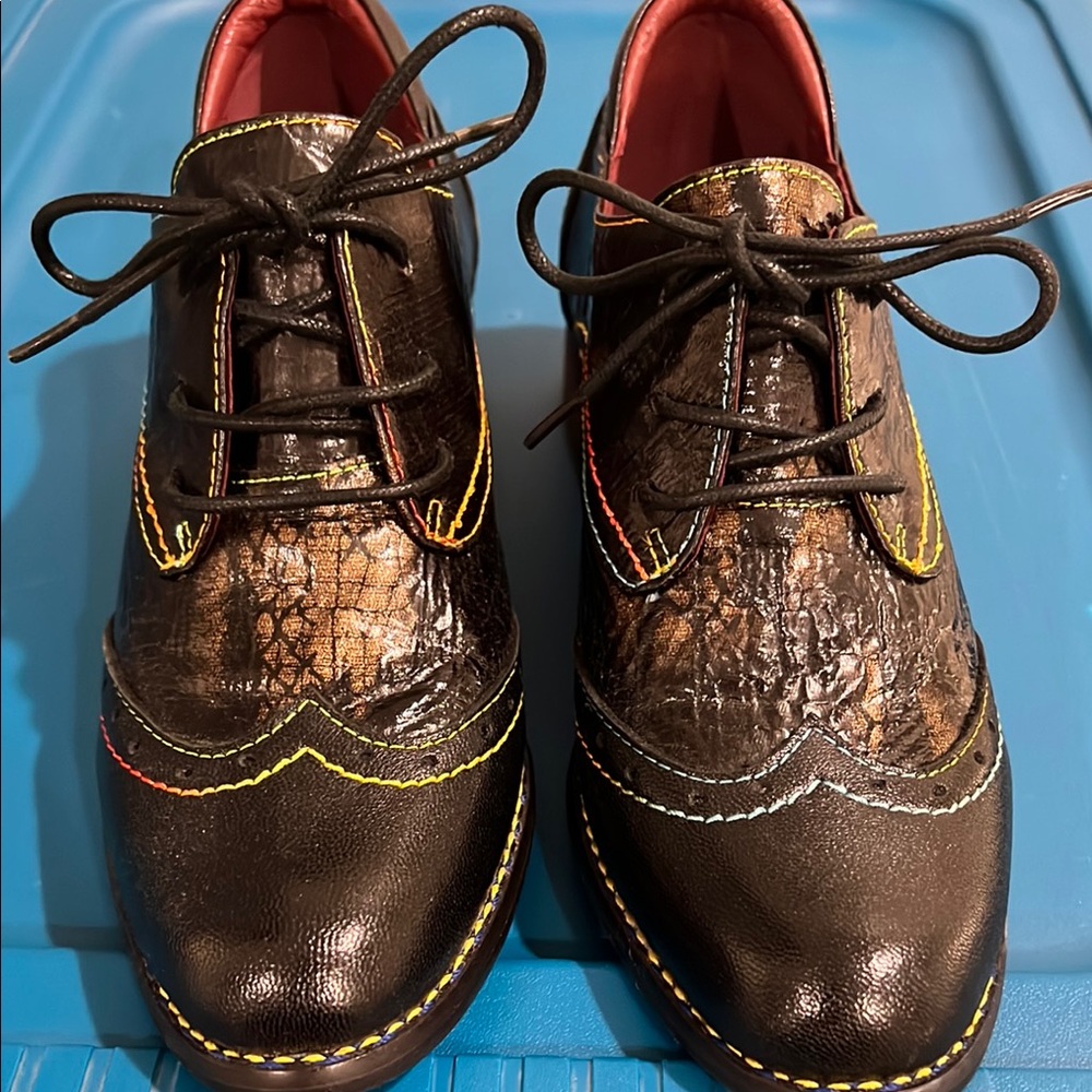 L’artiste Spring Step Elvie rainbow topstitching oxford never worn, size 38